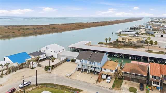 520 S 15th Street, Port O'connor, TX 77982