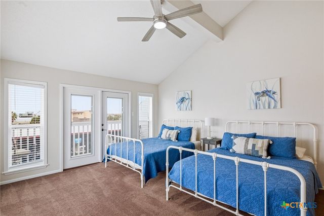 520 S 15th Street, Port O'connor, TX 77982