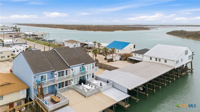 520 S 15th Street, Port O'connor, TX 77982
