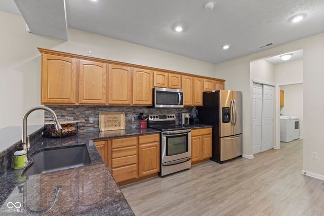 5807 Cool Hollow Way, Indianapolis, IN 46237