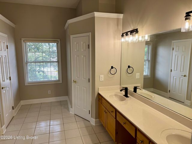 3718 Hunters Ridge Dr, Prospect, KY 40059