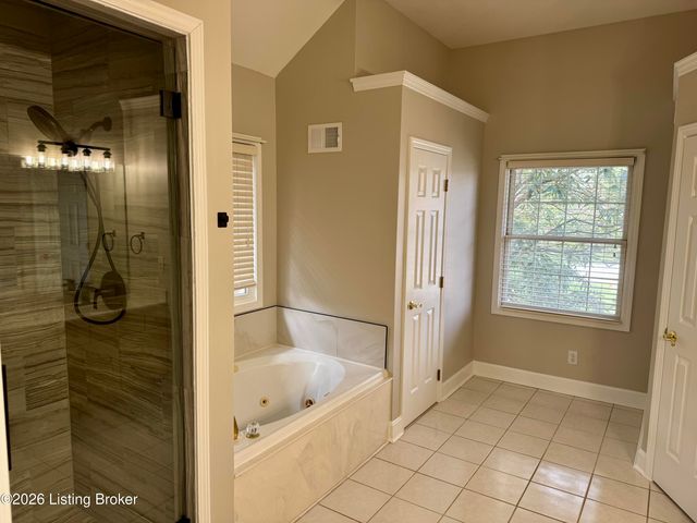 3718 Hunters Ridge Dr, Prospect, KY 40059