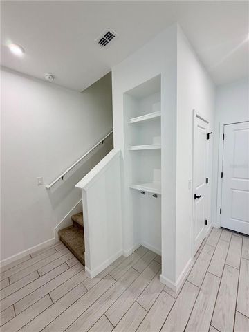 9855 WALKWAY DR, Orlando, FL 32832