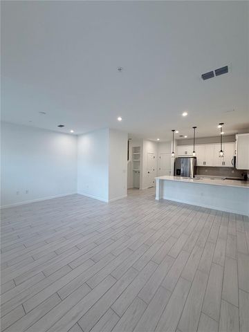9855 WALKWAY DR, Orlando, FL 32832