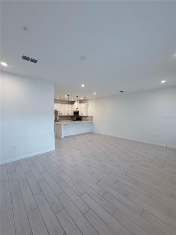 9855 WALKWAY DR, Orlando, FL 32832