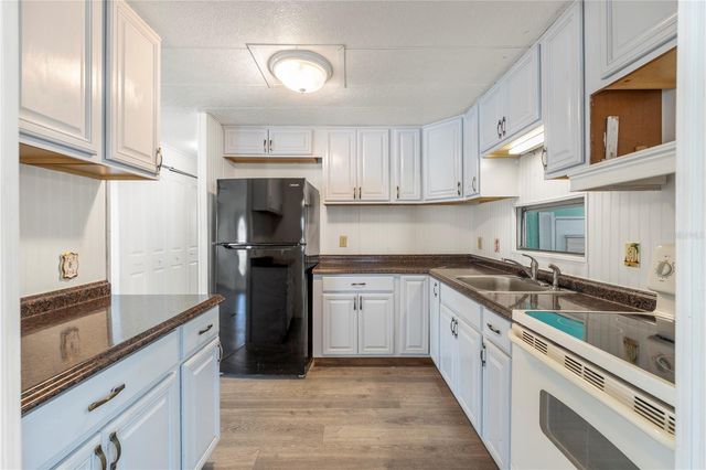 6123 RIDGEWOOD DRIVE, Zephyrhills, FL 33542