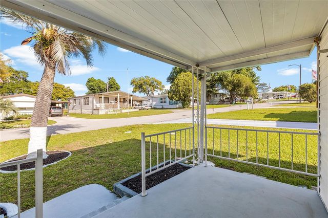 6123 RIDGEWOOD DRIVE, Zephyrhills, FL 33542