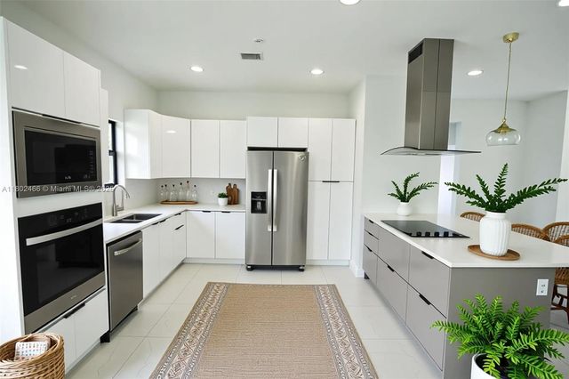 9016 E Justice Cir, La Belle, FL 33935