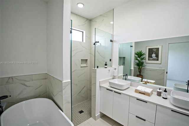 9016 E Justice Cir, La Belle, FL 33935