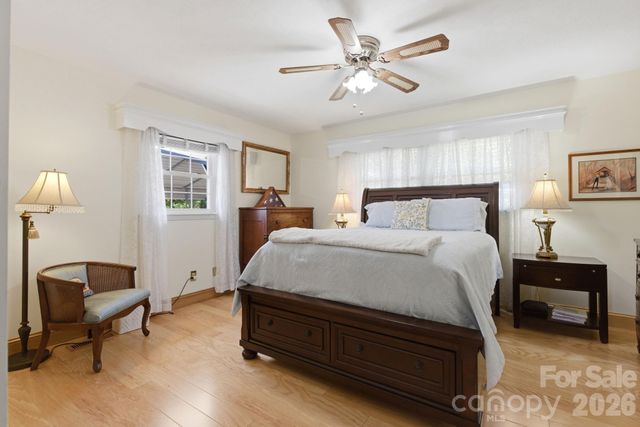 912 Briggs Street NW, Valdese, NC 28690