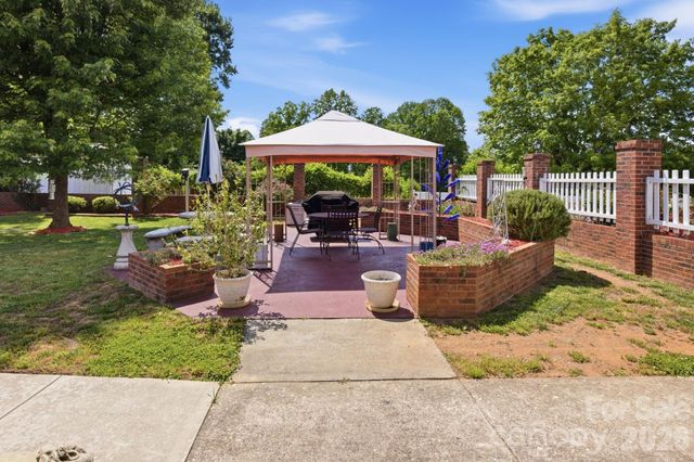 912 Briggs Street NW, Valdese, NC 28690