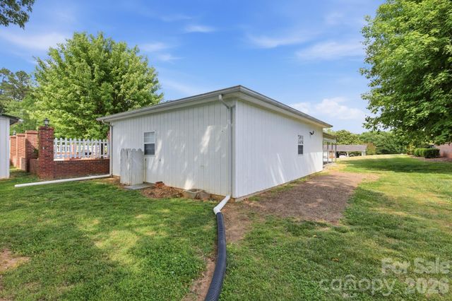 912 Briggs Street NW, Valdese, NC 28690