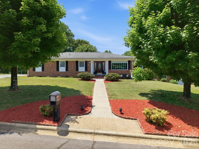 912 Briggs Street NW, Valdese, NC 28690