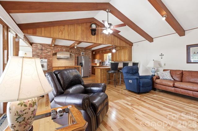 912 Briggs Street NW, Valdese, NC 28690