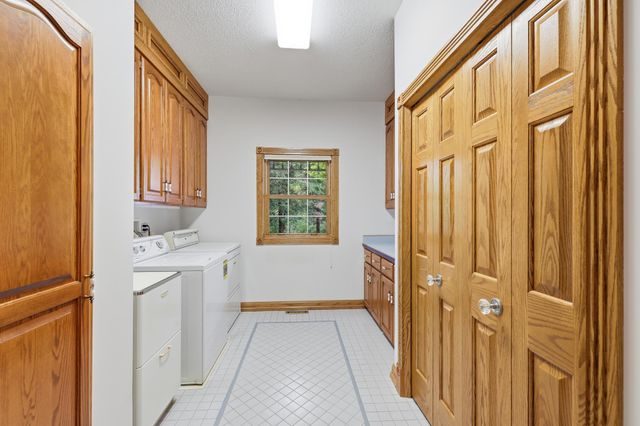 8620 Inver Grove Trail, Inver Grove Heights, MN 55076
