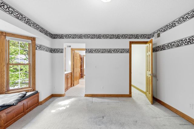 8620 Inver Grove Trail, Inver Grove Heights, MN 55076