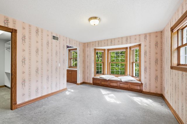 8620 Inver Grove Trail, Inver Grove Heights, MN 55076