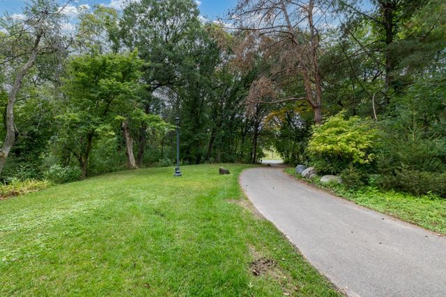 8620 Inver Grove Trail, Inver Grove Heights, MN 55076