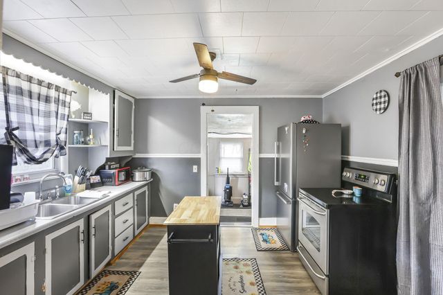 93 S 4th Street, Newark, OH 43055