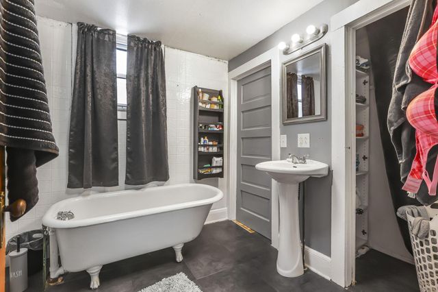 93 S 4th Street, Newark, OH 43055