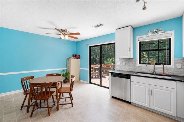 5548 Elderberry Lane, Flowery Branch, GA 30542