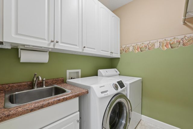 955 Lake Ridge, Woodbury, MN 55129