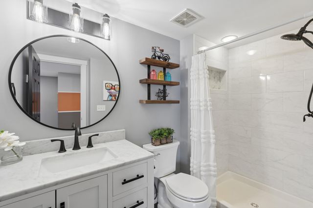 955 Lake Ridge, Woodbury, MN 55129