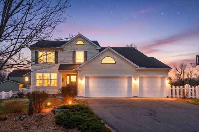 955 Lake Ridge, Woodbury, MN 55129