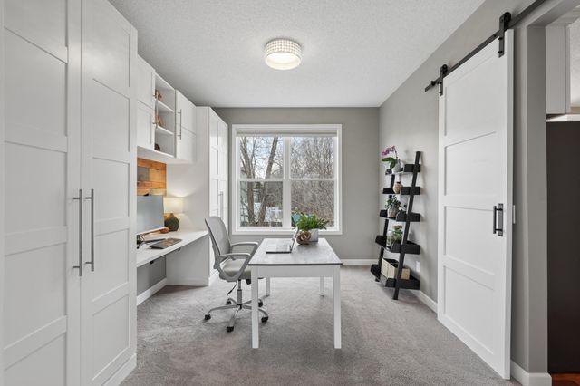 955 Lake Ridge, Woodbury, MN 55129