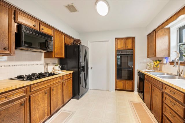 10411 Glenkirk, Houston, TX 77089