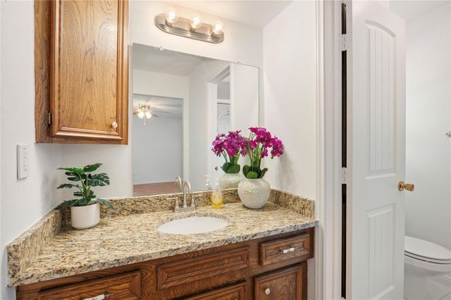 10411 Glenkirk, Houston, TX 77089
