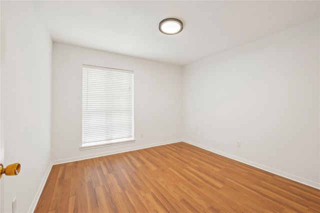 10411 Glenkirk, Houston, TX 77089