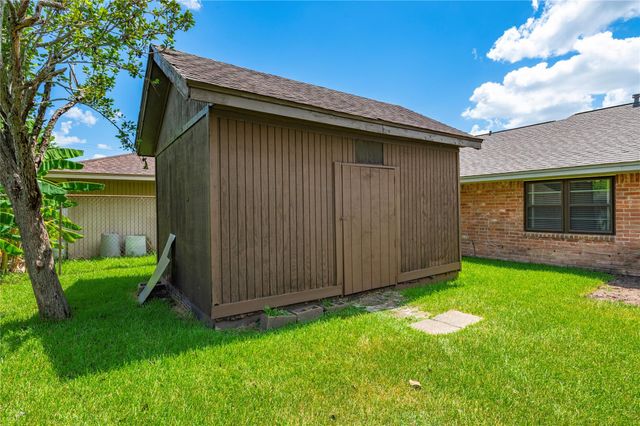 10411 Glenkirk, Houston, TX 77089