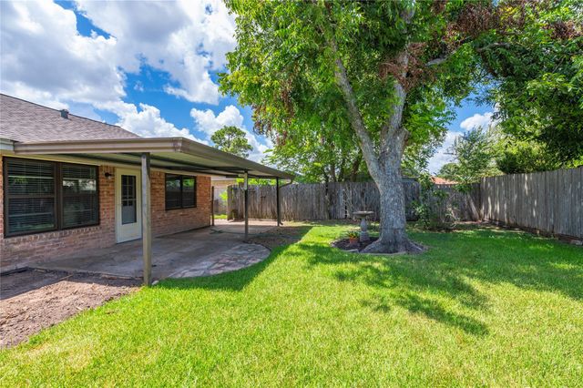 10411 Glenkirk, Houston, TX 77089