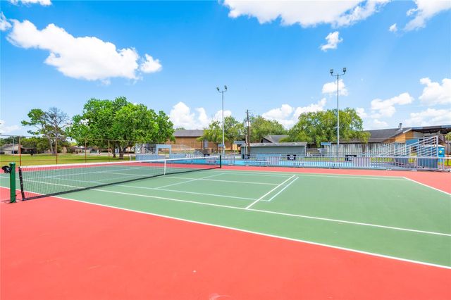 10411 Glenkirk, Houston, TX 77089