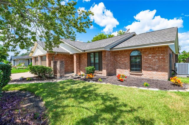 10411 Glenkirk, Houston, TX 77089