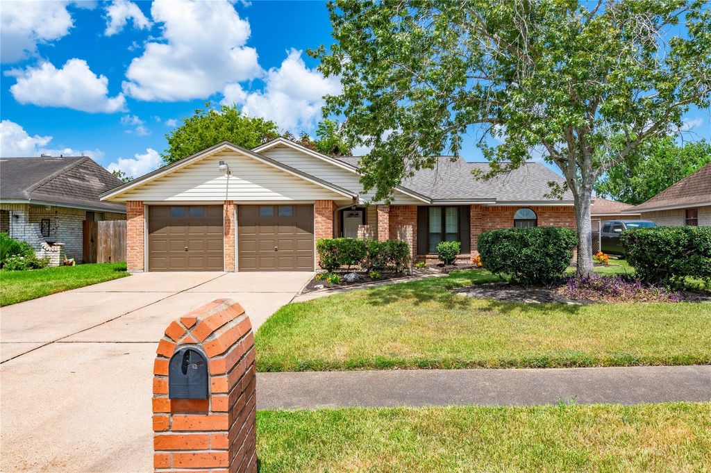10411 Glenkirk, Houston, TX 77089