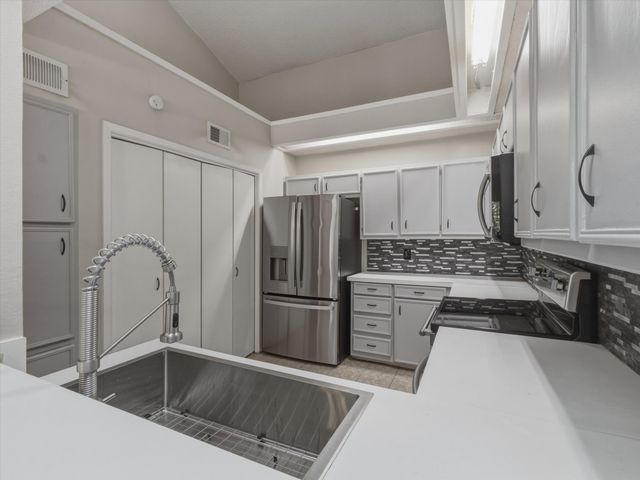 538 Harvest Hill Street, Lewisville, TX 75067