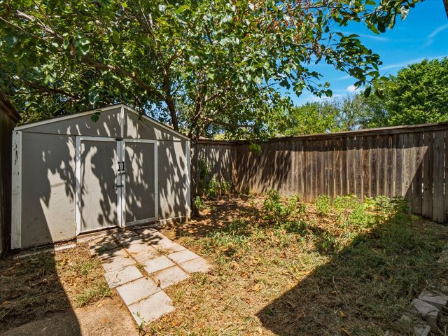 538 Harvest Hill Street, Lewisville, TX 75067