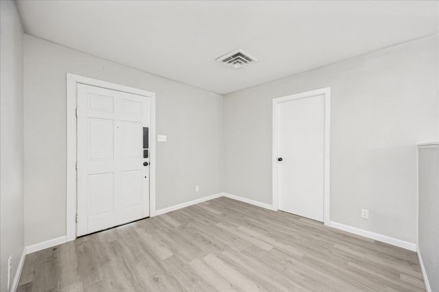 11910 11th Street, Santa Fe, TX 77510