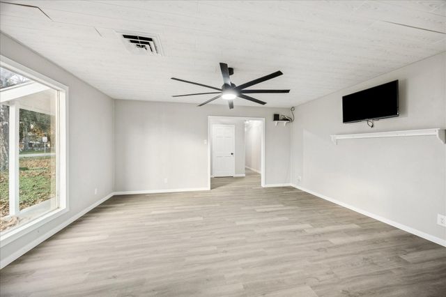 11910 11th Street, Santa Fe, TX 77510