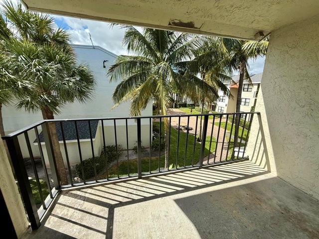 718 Executive Center Drive 34, West Palm Beach, FL 33401