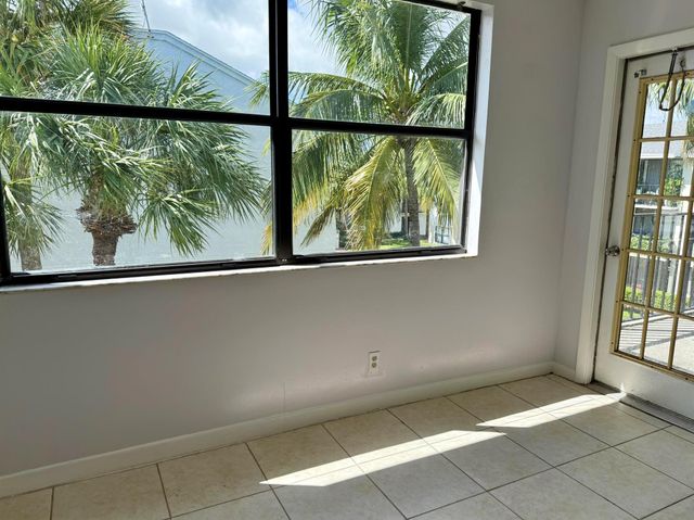 718 Executive Center Drive 34, West Palm Beach, FL 33401