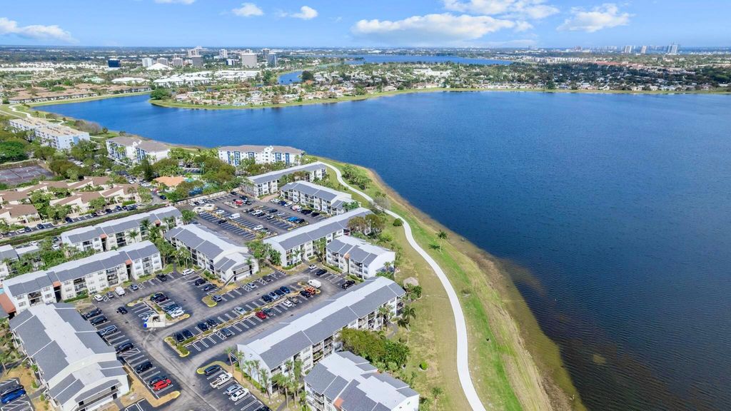 718 Executive Center Drive 34, West Palm Beach, FL 33401