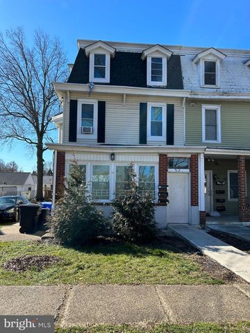 52 S FELLOWSHIP RD, Maple Shade, NJ 08052