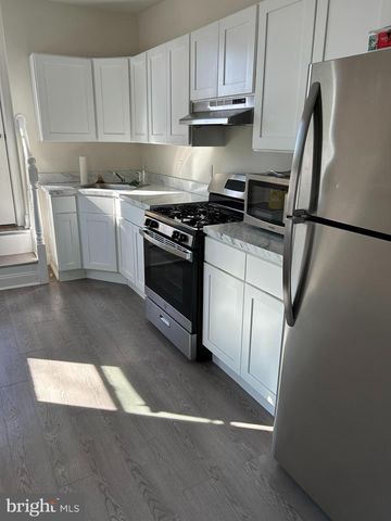 52 S FELLOWSHIP RD, Maple Shade, NJ 08052