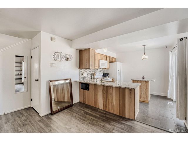 2621 S Xanadu Way B, Aurora, CO 80014