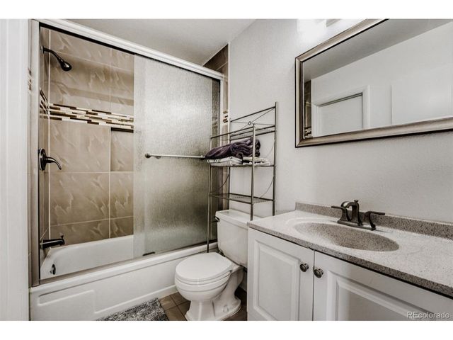 2621 S Xanadu Way B, Aurora, CO 80014