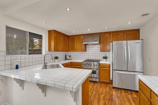 909 Neal St, Los Banos, CA 93635