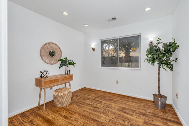 909 Neal St, Los Banos, CA 93635